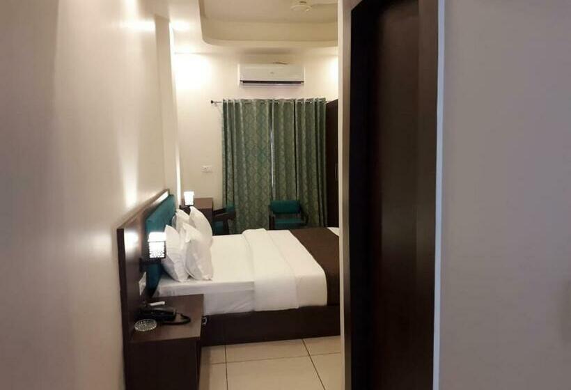 اتاق لوکس, Paradise Inn