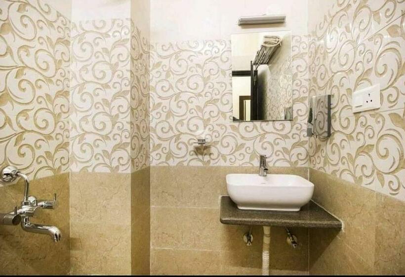 اتاق لوکس, Paradise Inn