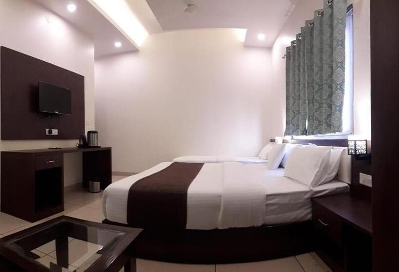 اتاق لوکس سه تخته, Paradise Inn