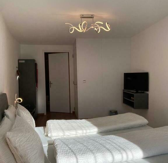 スタンダードルーム, B&b Berninapass