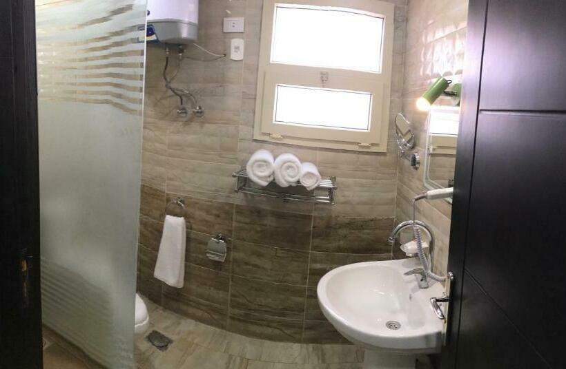 سوییت جونیور با چشم‌انداز جانبی دریا, Jewel El Gameel Hotel Egyptian Only Price