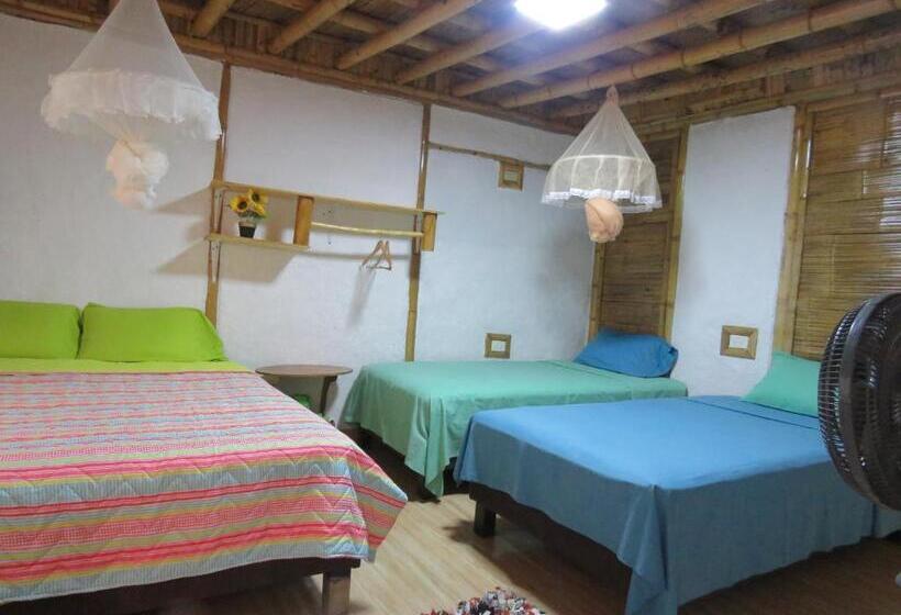 اتاق استاندارد چهارنفره با چشم‌انداز باغ, Tatacoa Star Eco