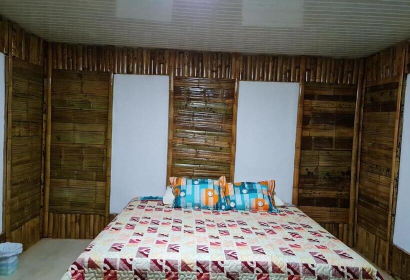 اتاق استاندارد سه نفره, Tatacoa Star Eco