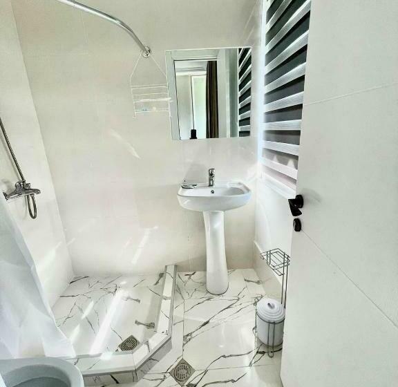 اتاق لوکس, View Racha