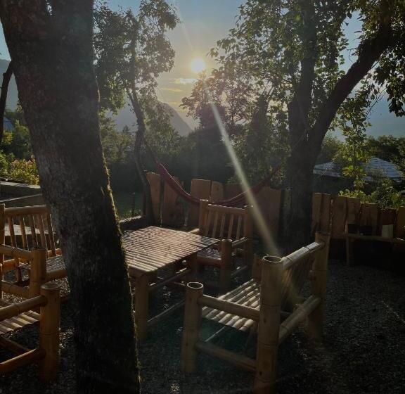 خانه 1 خوابه, View Racha