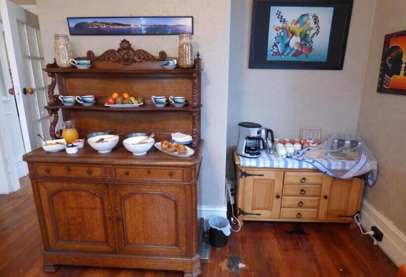 חדר סטנדרט לשלושה, Sahara Guest House