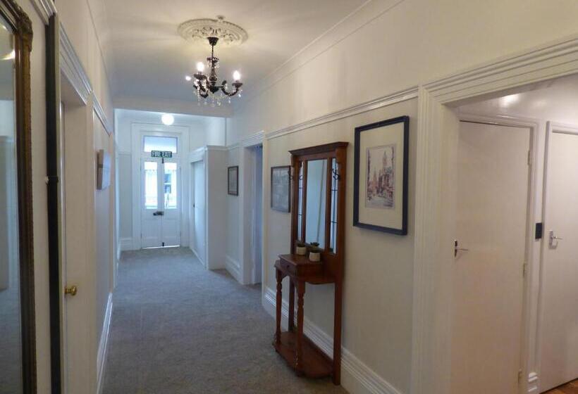 חדר סטנדרט לשלושה, Sahara Guest House