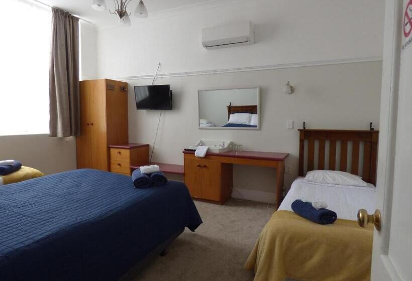 اتاق استاندارد چهارنفره با سرویس بهداشتی مشترک, Sahara Guest House