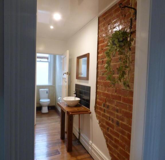 חדר סטנדרטי לארבעה עם חדר אמבטיה משותף, Sahara Guest House