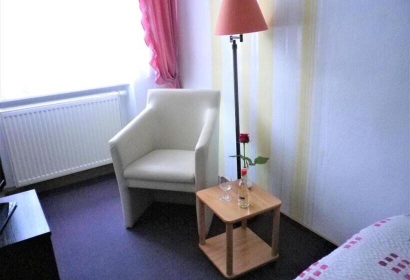 Номер Стандарт Индивидуальный, Pension Zur Altdeutschen