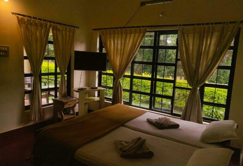 اتاق استاندارد با بالکن, Dubare Inn Coorg