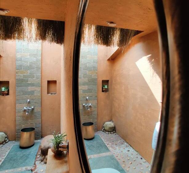 اتاق استاندارد با چشم‌انداز باغ, The Mudhouse Marayoor