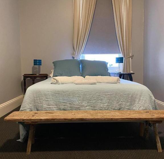 标准间, The Grand Hotel Millicent