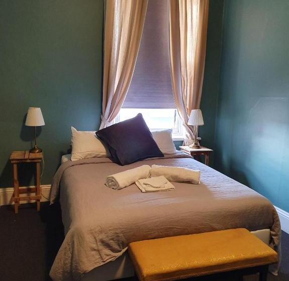 标准间, The Grand Hotel Millicent