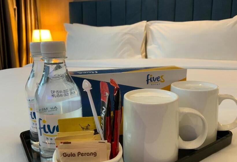 带大床的豪华间, Fives Hotel Johor Bahru City Centre