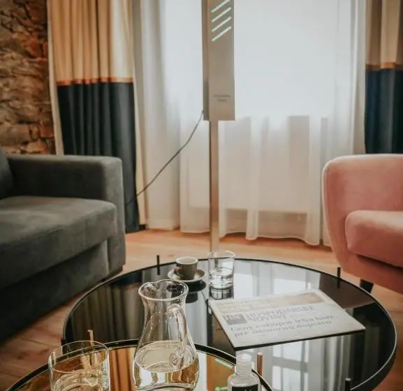 سوییت جونیور, Kalix Boutique