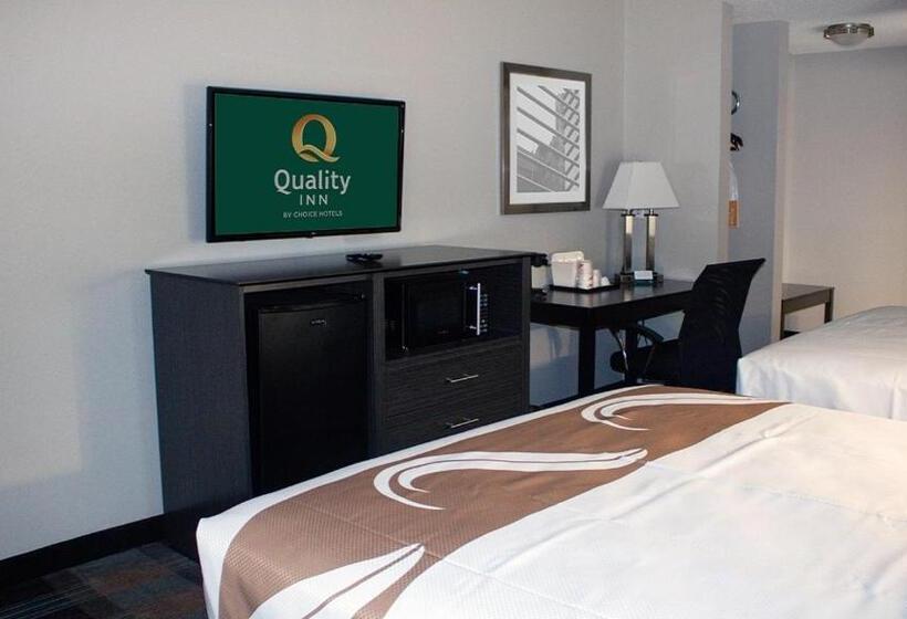 스탠다드 룸 더블 침대 2개, Quality Inn Roseville Detroit North