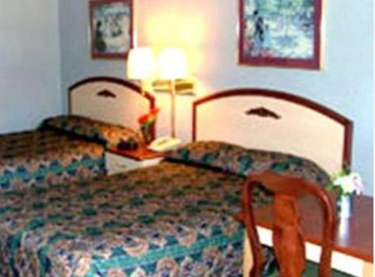 غرفه قياسيه سريرين مزدوجين, Budget Inn & Suites  Talladega