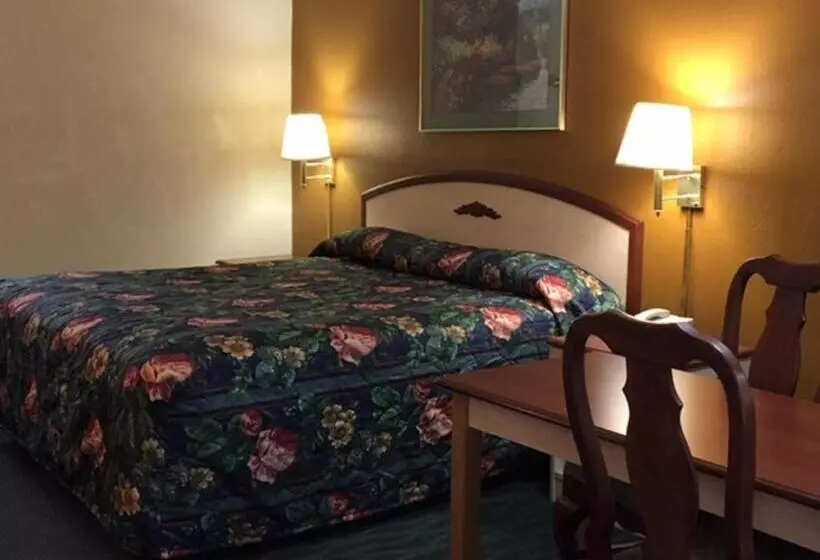 キングサイズベッドのスタンダードルーム, Budget Inn & Suites  Talladega