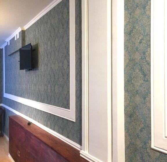 اتاق استاندارد سه نفره, Excelsior