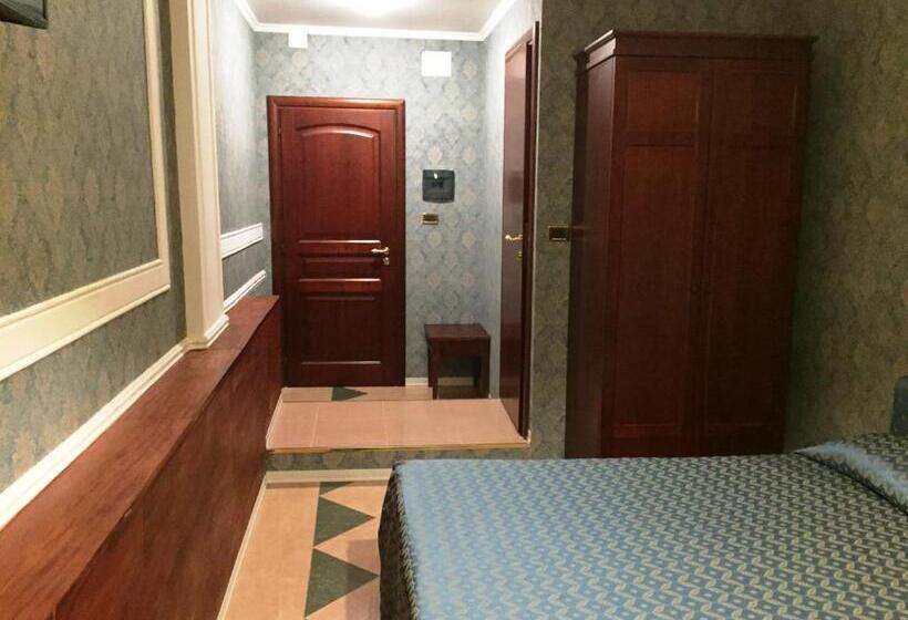 اتاق استاندارد سه نفره, Excelsior