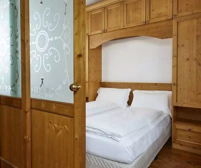 اتاق خانوادگی, Grand Hotel Misurina