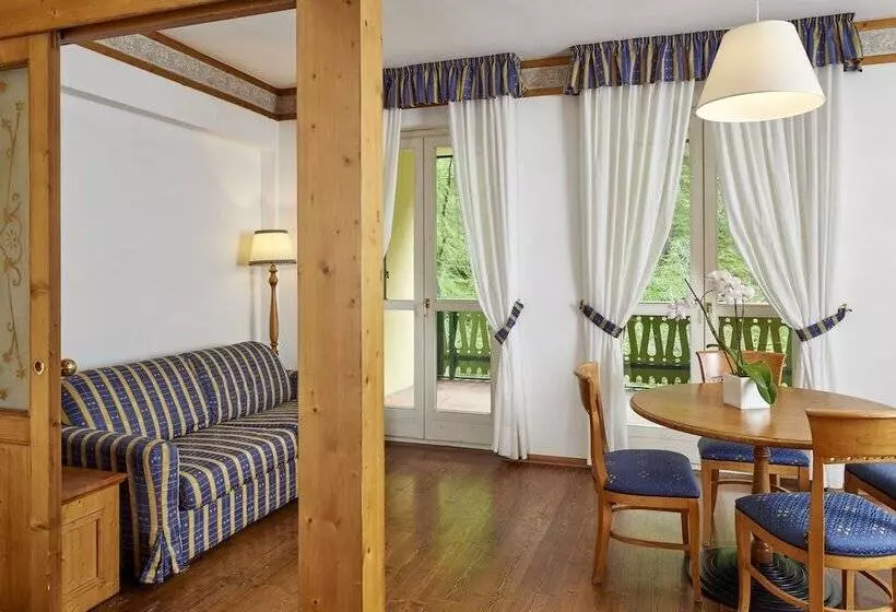 اتاق خانوادگی, Grand Hotel Misurina