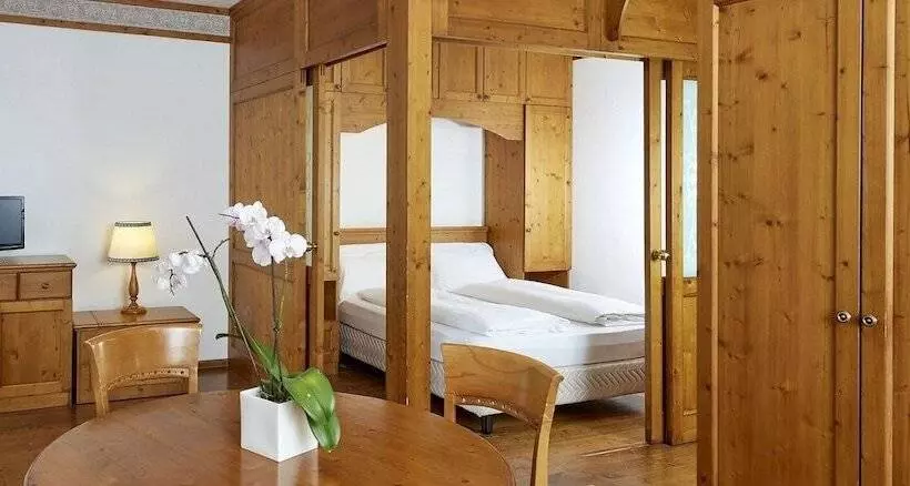 اتاق استاندارد با چشم‌انداز دریاچه, Grand Hotel Misurina