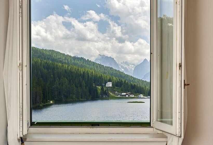 Номер Стандарт Вид на Озеро, Grand Hotel Misurina