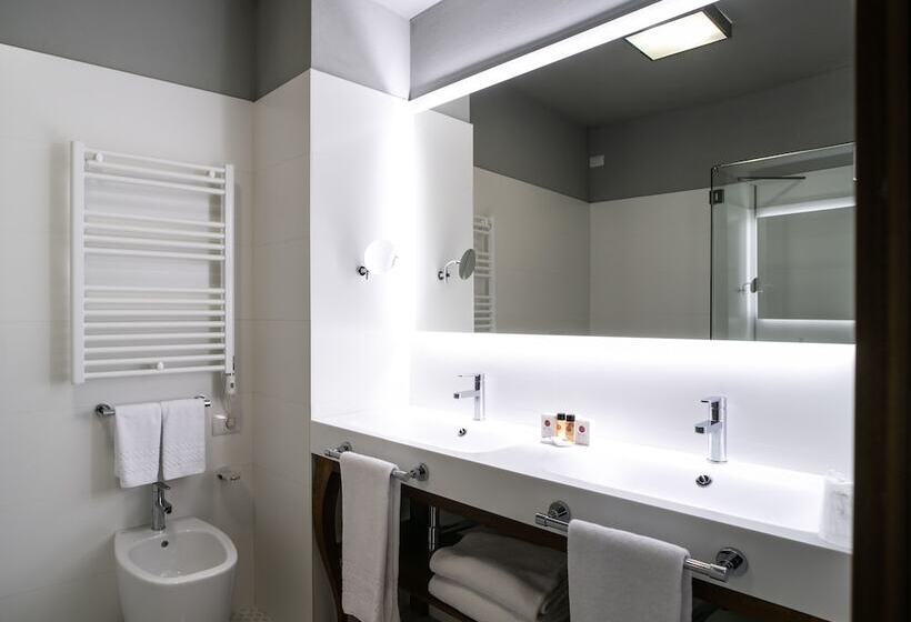 חדר סטנדרט לארבעה, Palazzo Leopoldo Dimora Storica & Spa