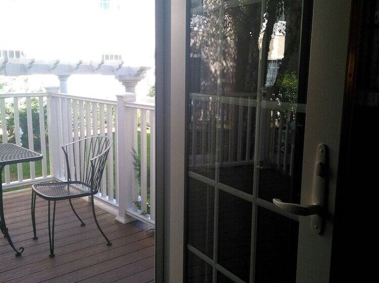 חדר סופריור, The Wilshire Grand