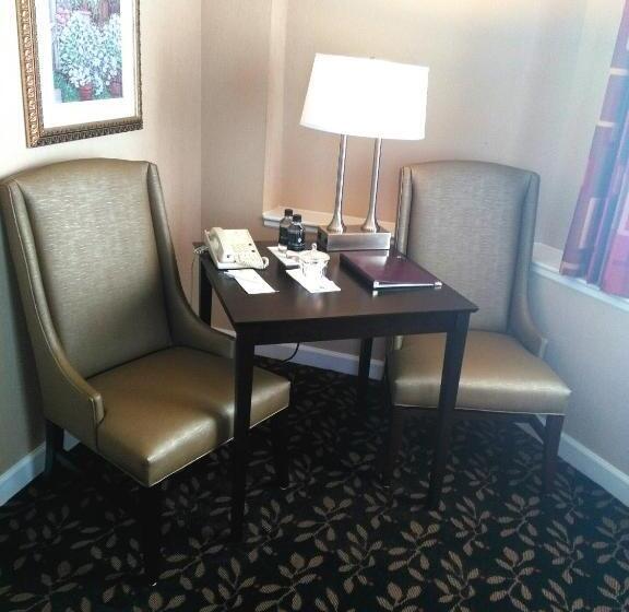 מיטת קינג בסוויטה, The Wilshire Grand