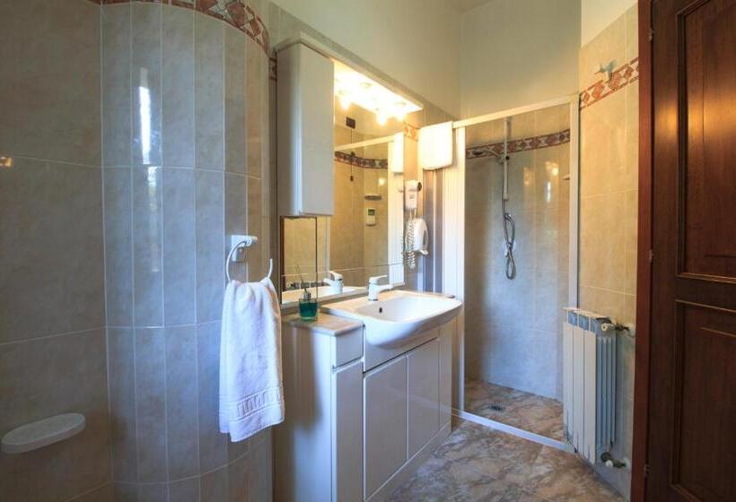 이코노이 4인룸, Village Eden