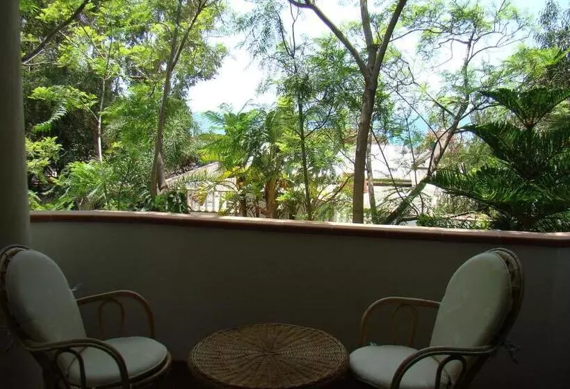 Camera Standard con Balcone, Village Eden