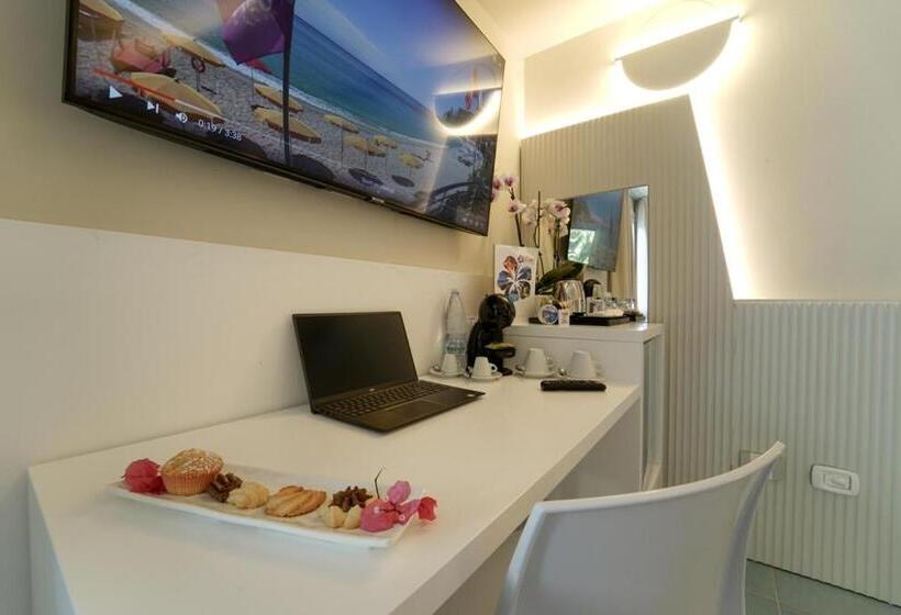 수피리어 룸, Village Eden