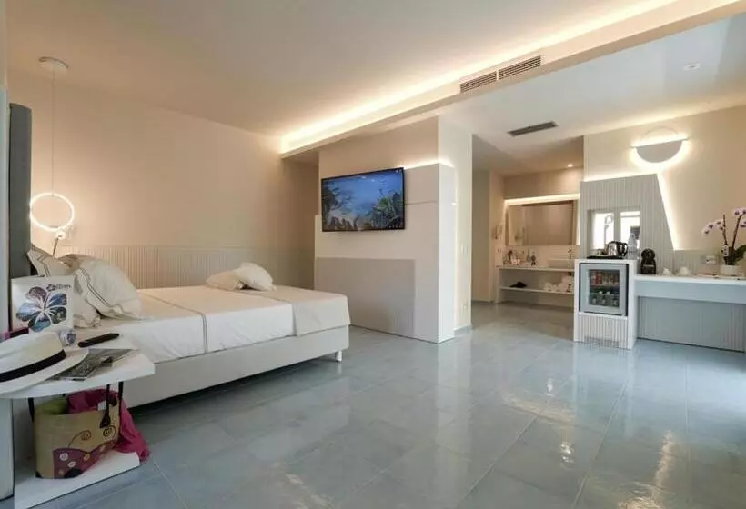 Suite, Village Eden