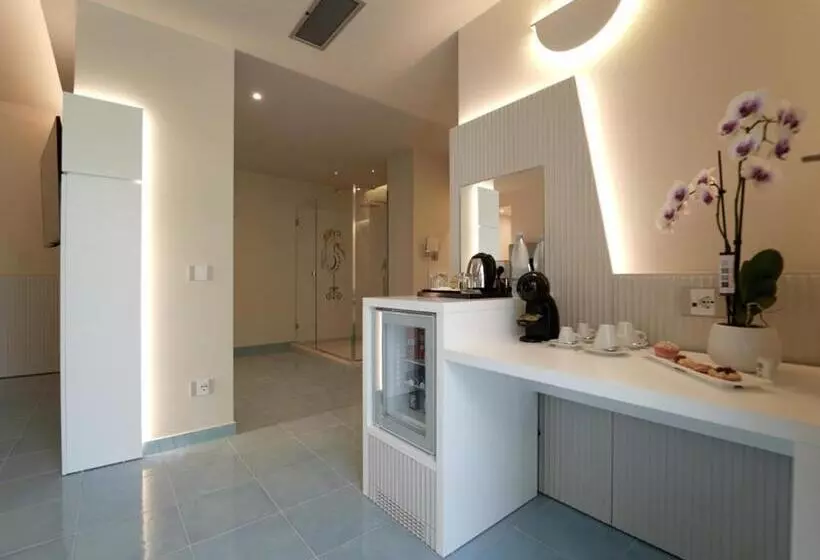 Suite, Village Eden