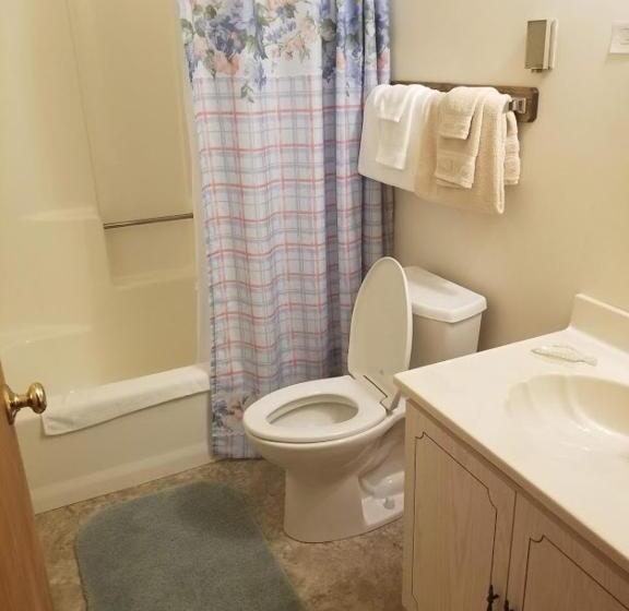Номер Стандарт, Kancamagus Swift River Inn
