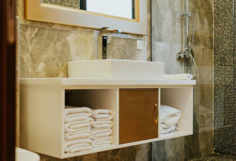 اتاق لوکس با بالکن, Am Palace