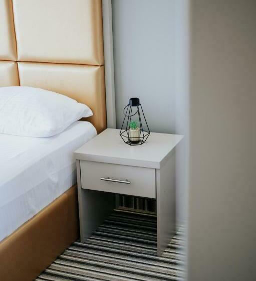 اتاق لوکس با بالکن, Am Palace