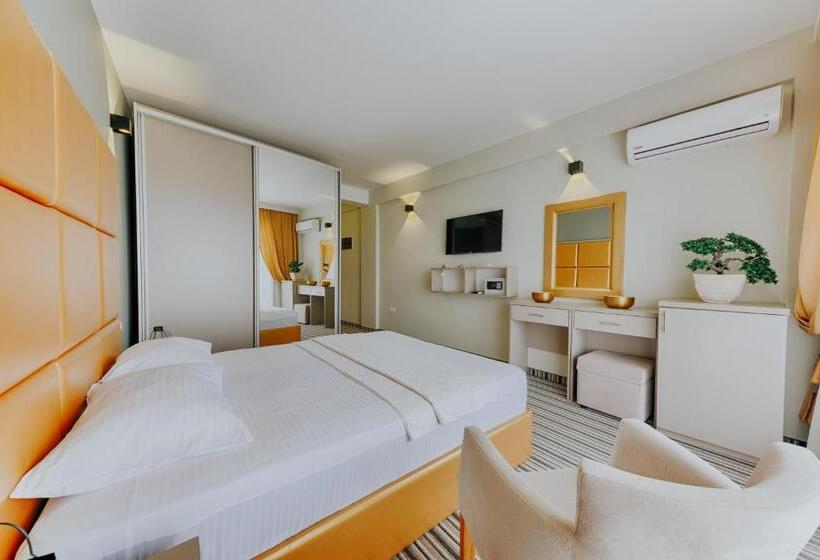 اتاق لوکس با بالکن, Am Palace