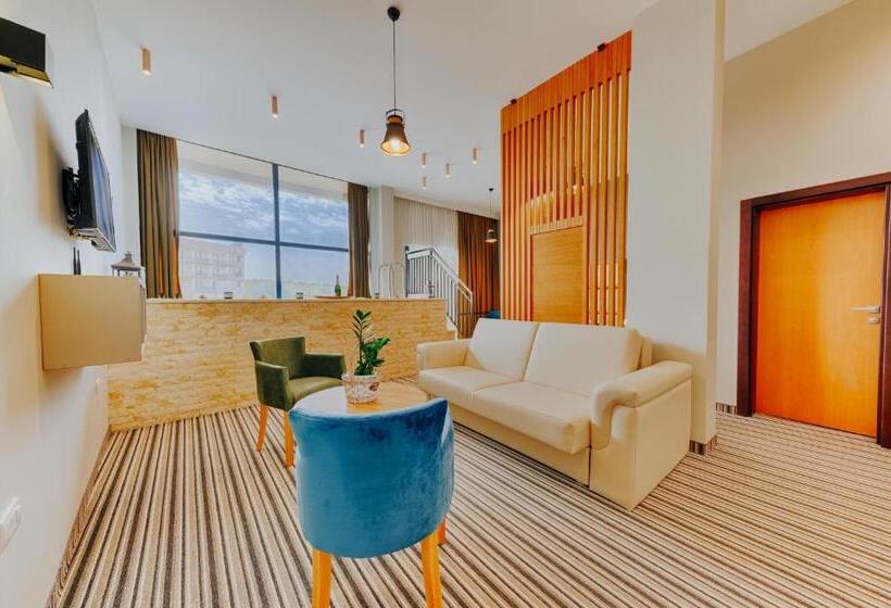 سوییت با استخر, Am Palace