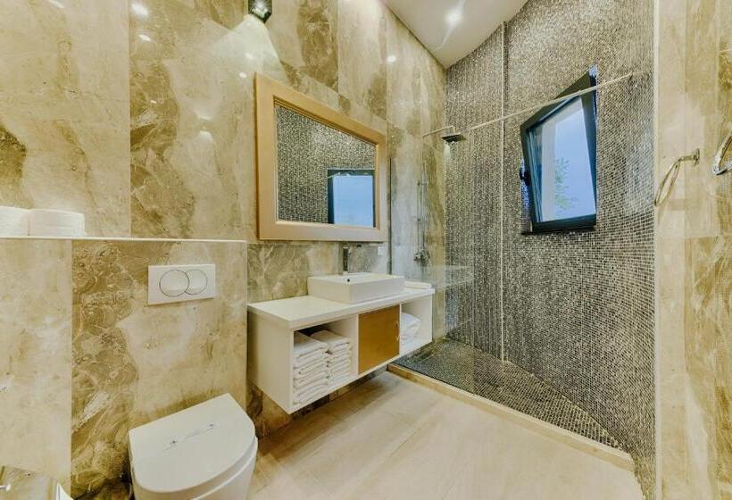 اتاق استاندارد سه تخته با بالکن, Am Palace