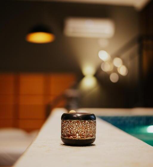 سوییت با استخر, Am Palace