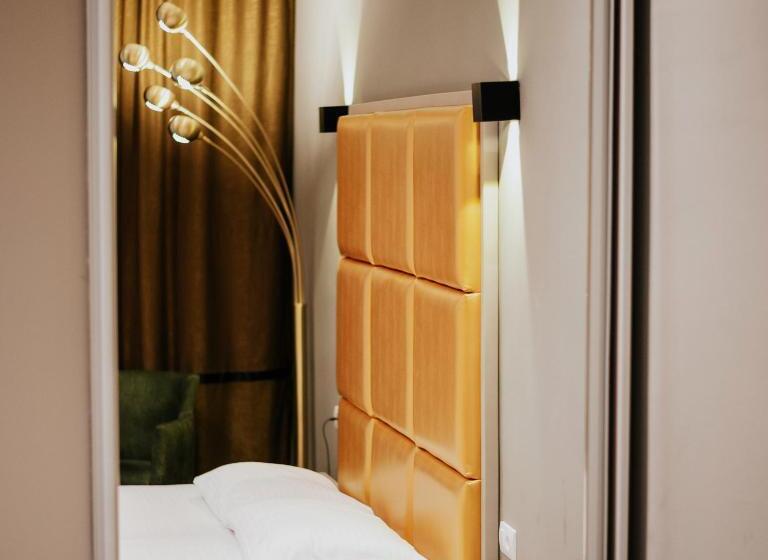 سوییت با استخر, Am Palace