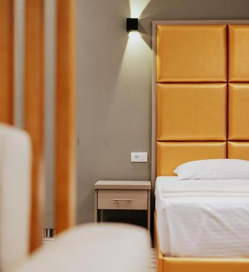 سوییت با استخر, Am Palace