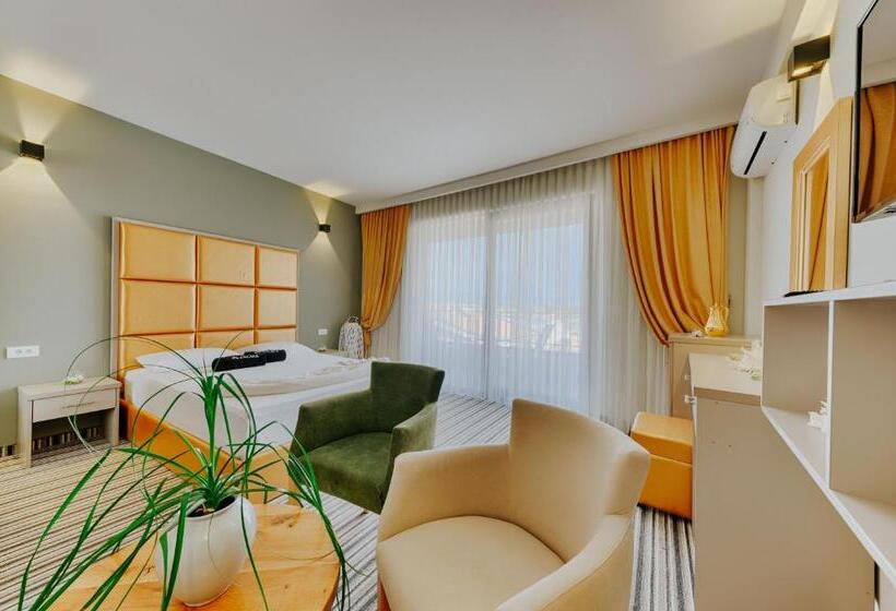 اتاق استاندارد با بالکن, Am Palace