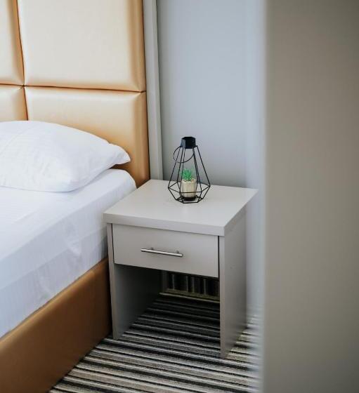 اتاق استاندارد با بالکن, Am Palace