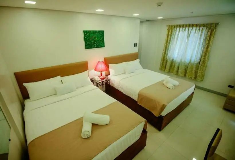 اتاق لوکس چهار تخته, Belltower Csheli Suites Bantay   Vigan