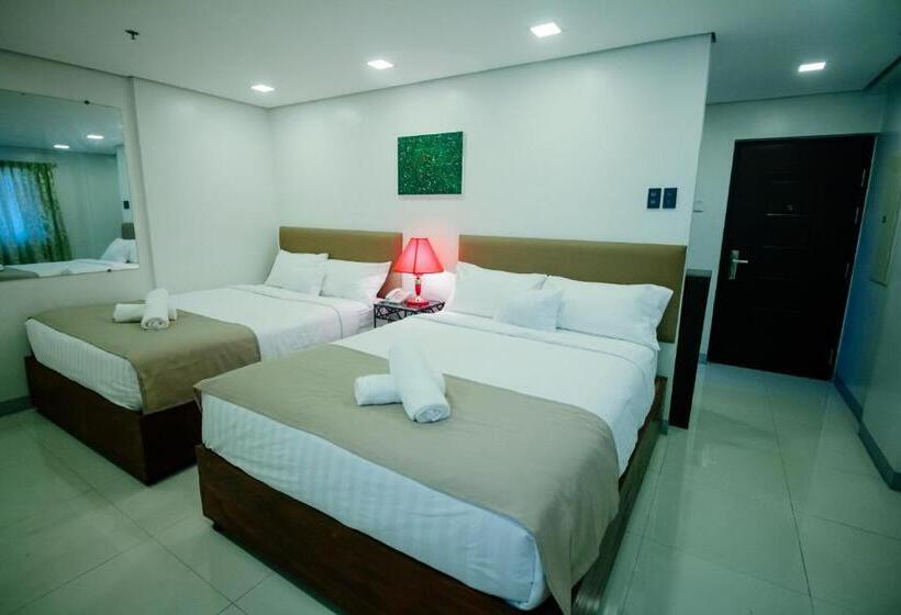 Четырехместный Номер Deluxe, Belltower Csheli Suites Bantay   Vigan